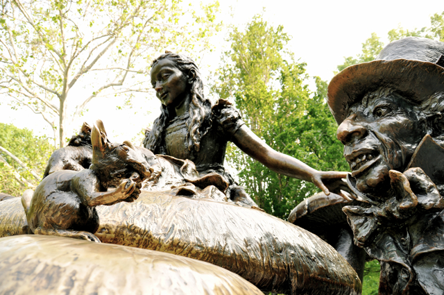 Alice in Wonderland statue in Central Park