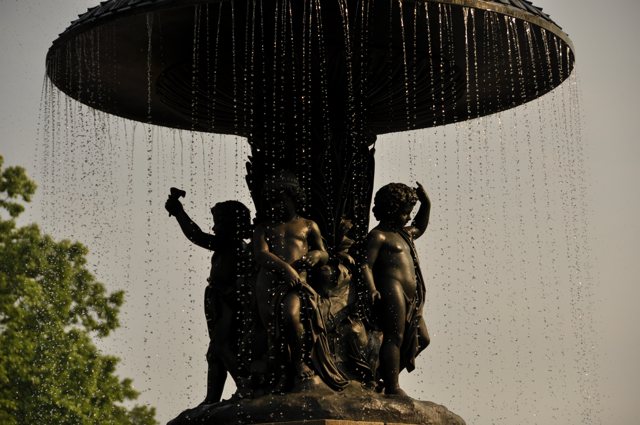 statue of children in the Bethesda Fountain