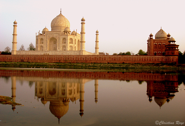 back-of-taj-mahal