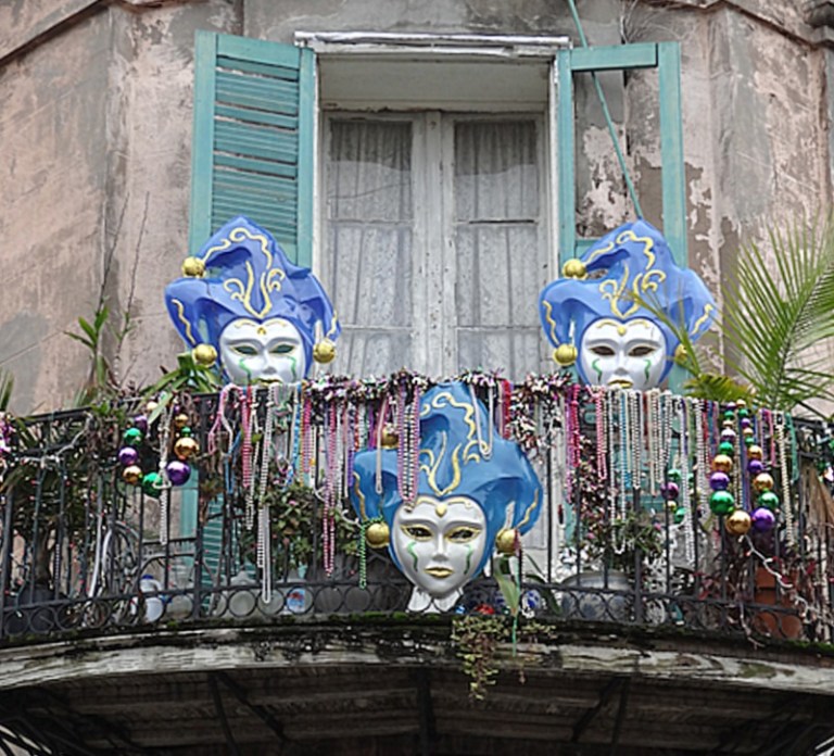 mask balcony