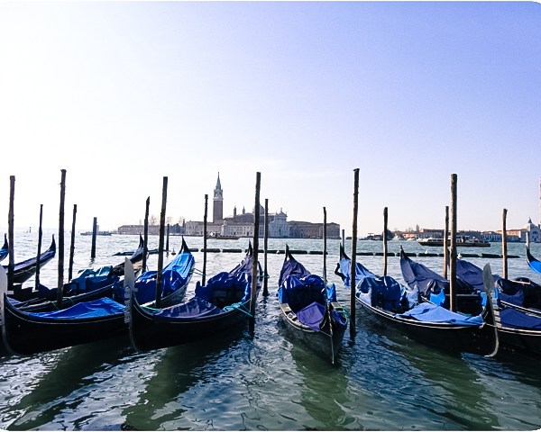 gondolas
