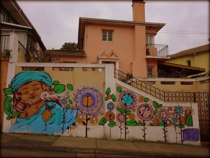 graffitti blowing bubbles