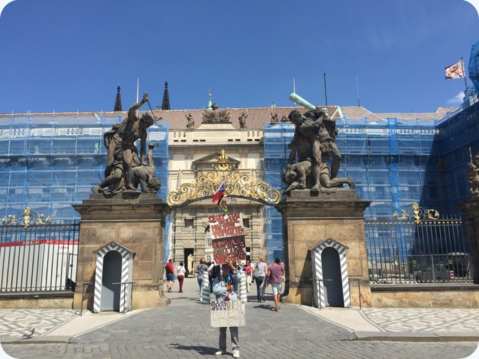 gates, Prague Castle