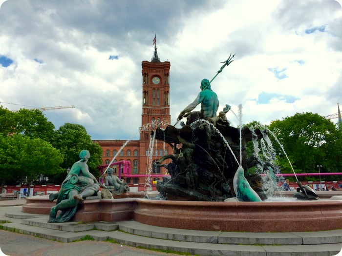 Rotes Rathaus, seat of the Berlin Senate and the Neptune fountain in Alexanderplatz